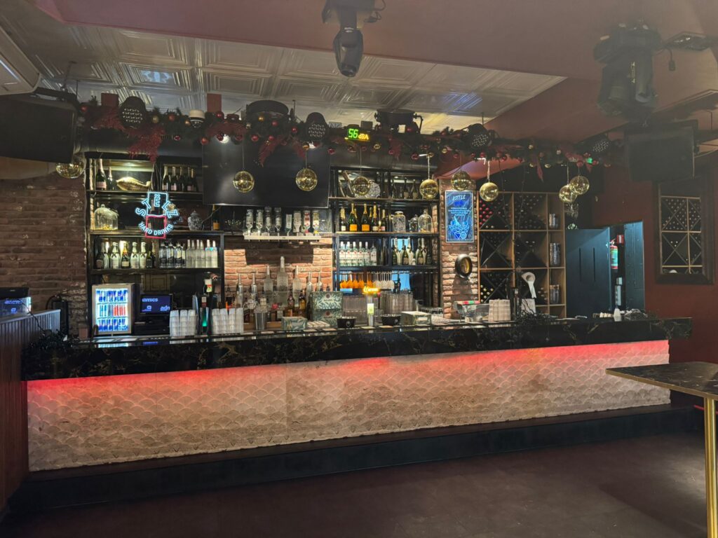 Ter overname Discotheek